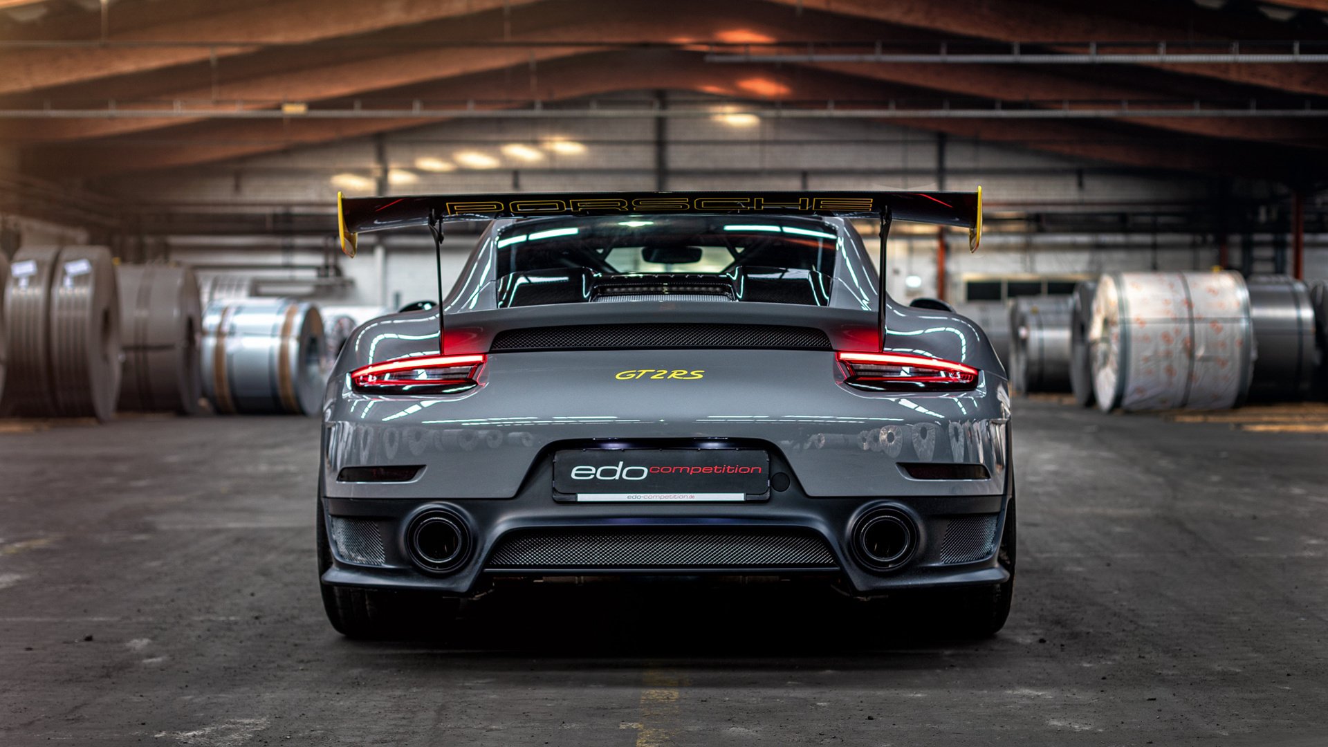 他输掉了积分，却赢得了整个赛道，周冠宇在被横扫之夜完成的，不是驾驶，而是献祭