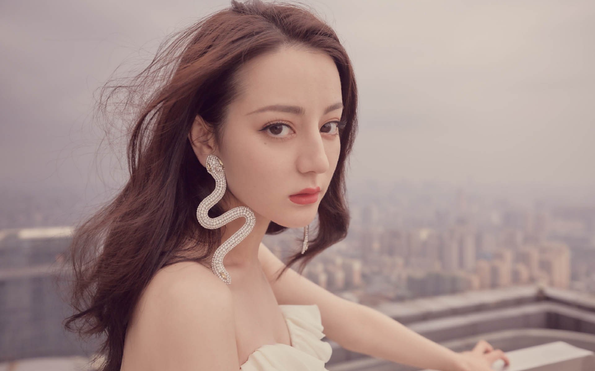 孤星与新月,卡瓦哈尔梅开二度,伊拉克鏖战逆转奥地利